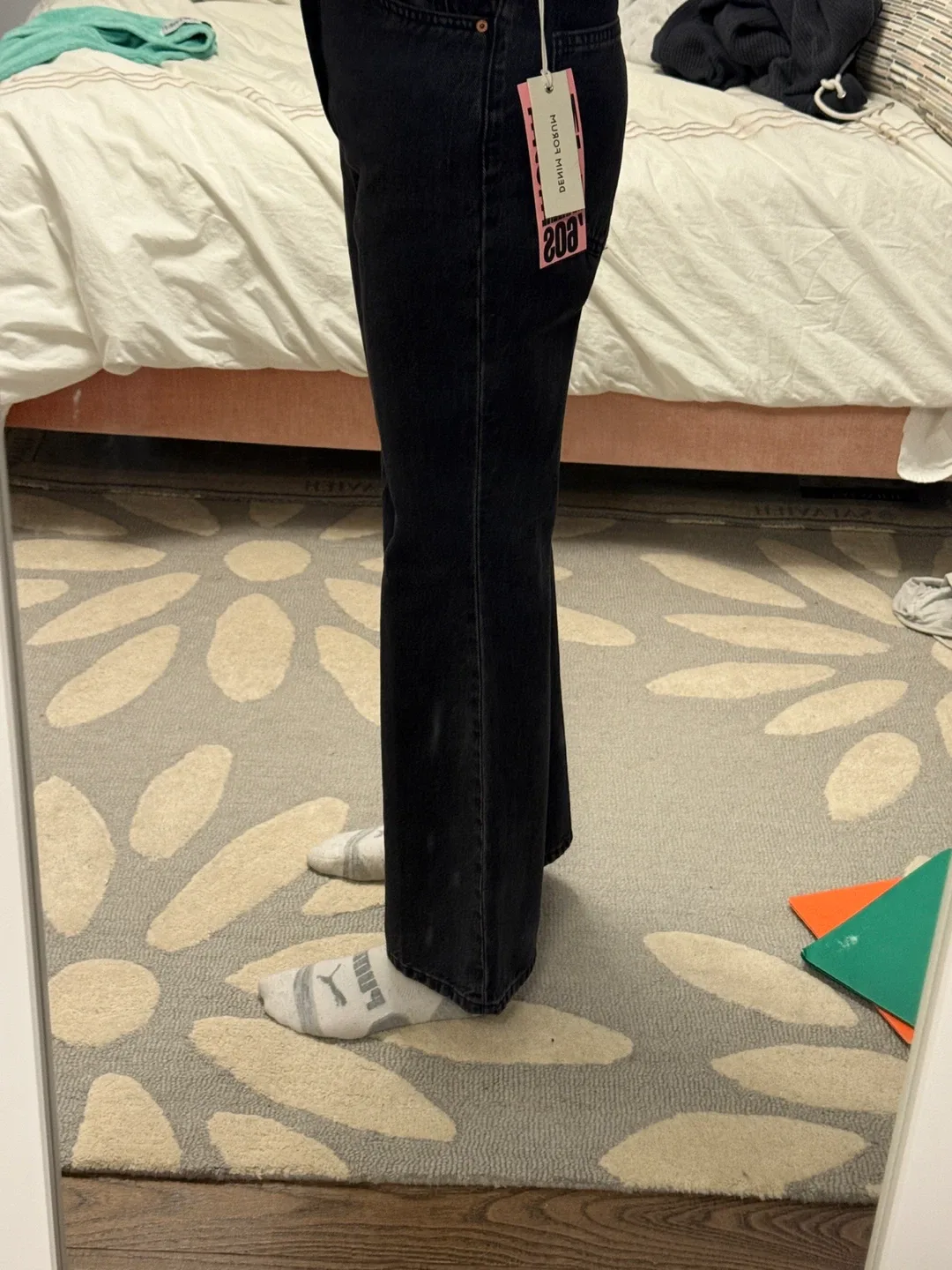 Aritzia-Denim Forum The Marlene 60s High Rise Flare Jeans - 26W image indicator(6)