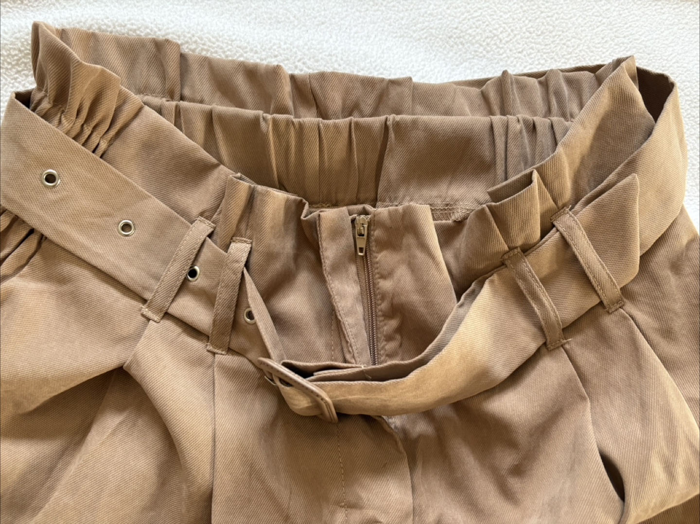 Beige Belted High-Waisted Pants - photo 2