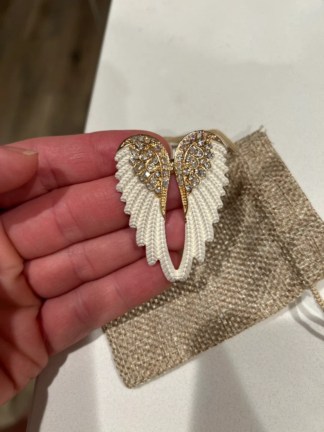 Angel Wings Brooch with Rhinestones image indicator(3)