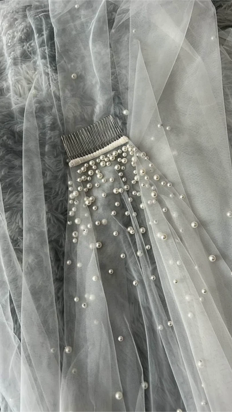Fingertip Wedding Veil with Pearls soft white - photo 3