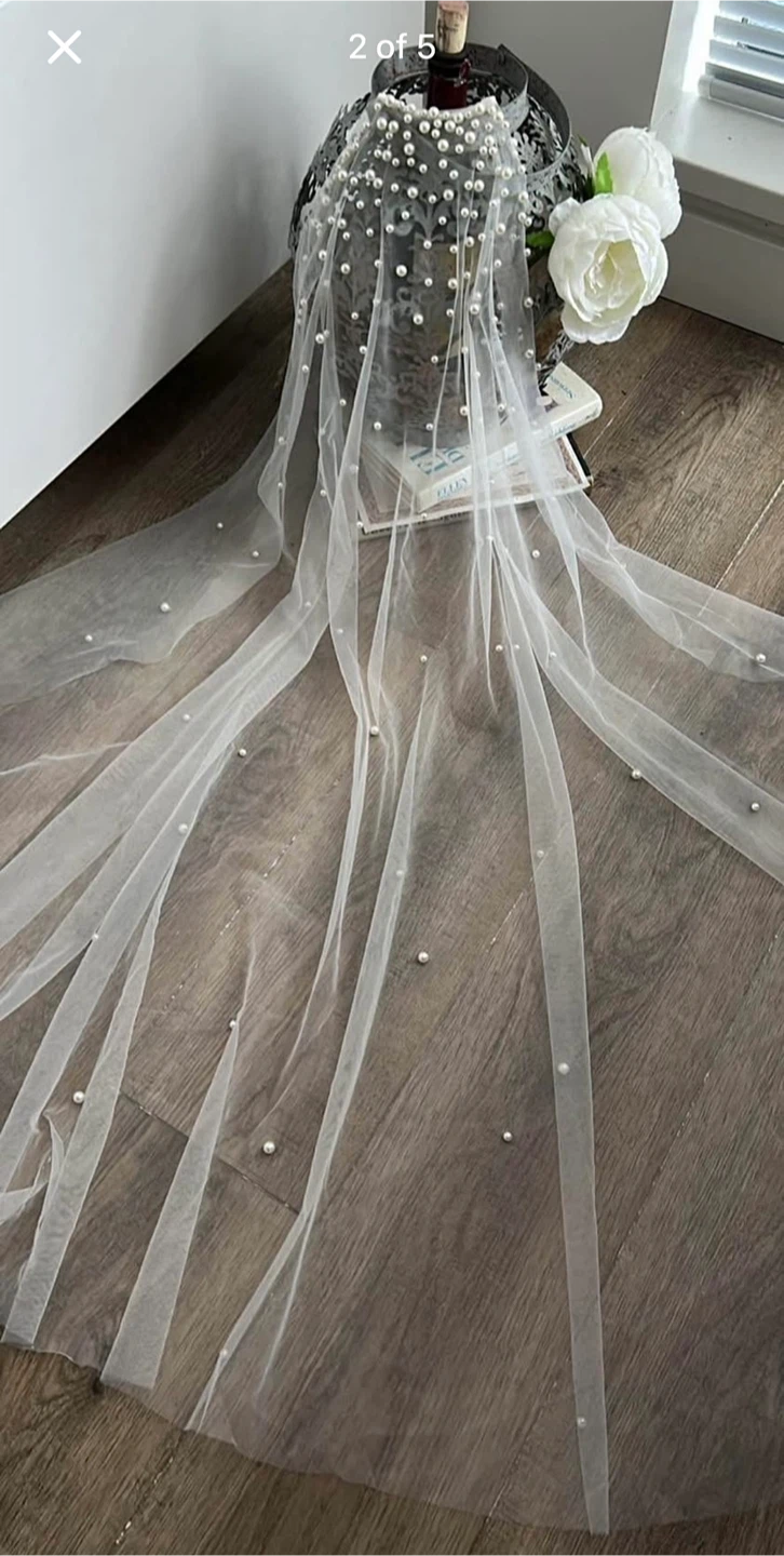 Fingertip Wedding Veil with Pearls soft white