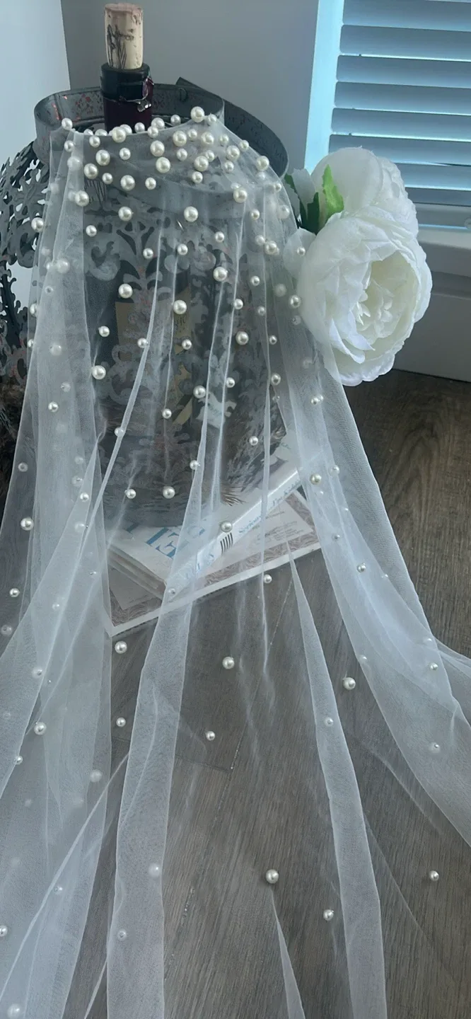 Fingertip Wedding Veil with Pearls soft white image indicator(7)