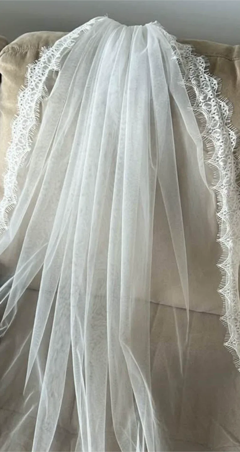 Wedding Veil with Lace Trim - soft white & ivory image indicator(5)