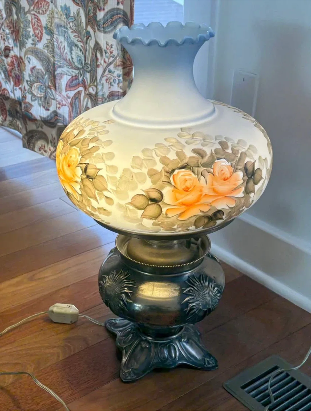 Vintage Brass Hurricane Lamp with Hand Painted Glass Shade image indicator(3)