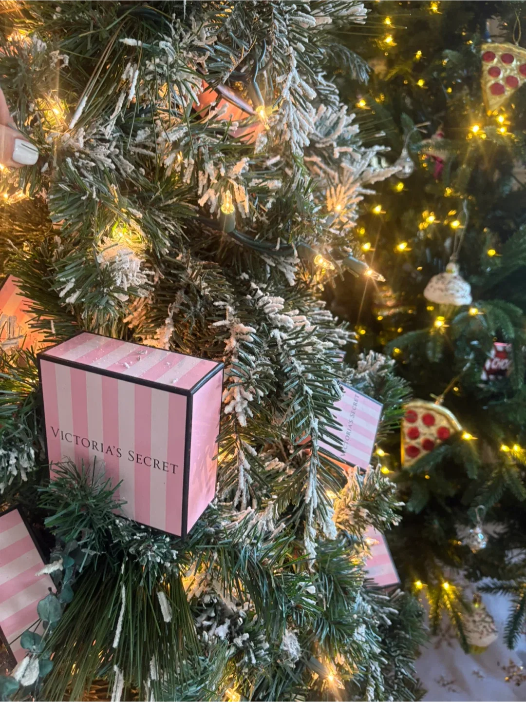 Victoria's Secret -Snow Flocked Christmas Tree - 4 feet Tall  - image indicator(3)