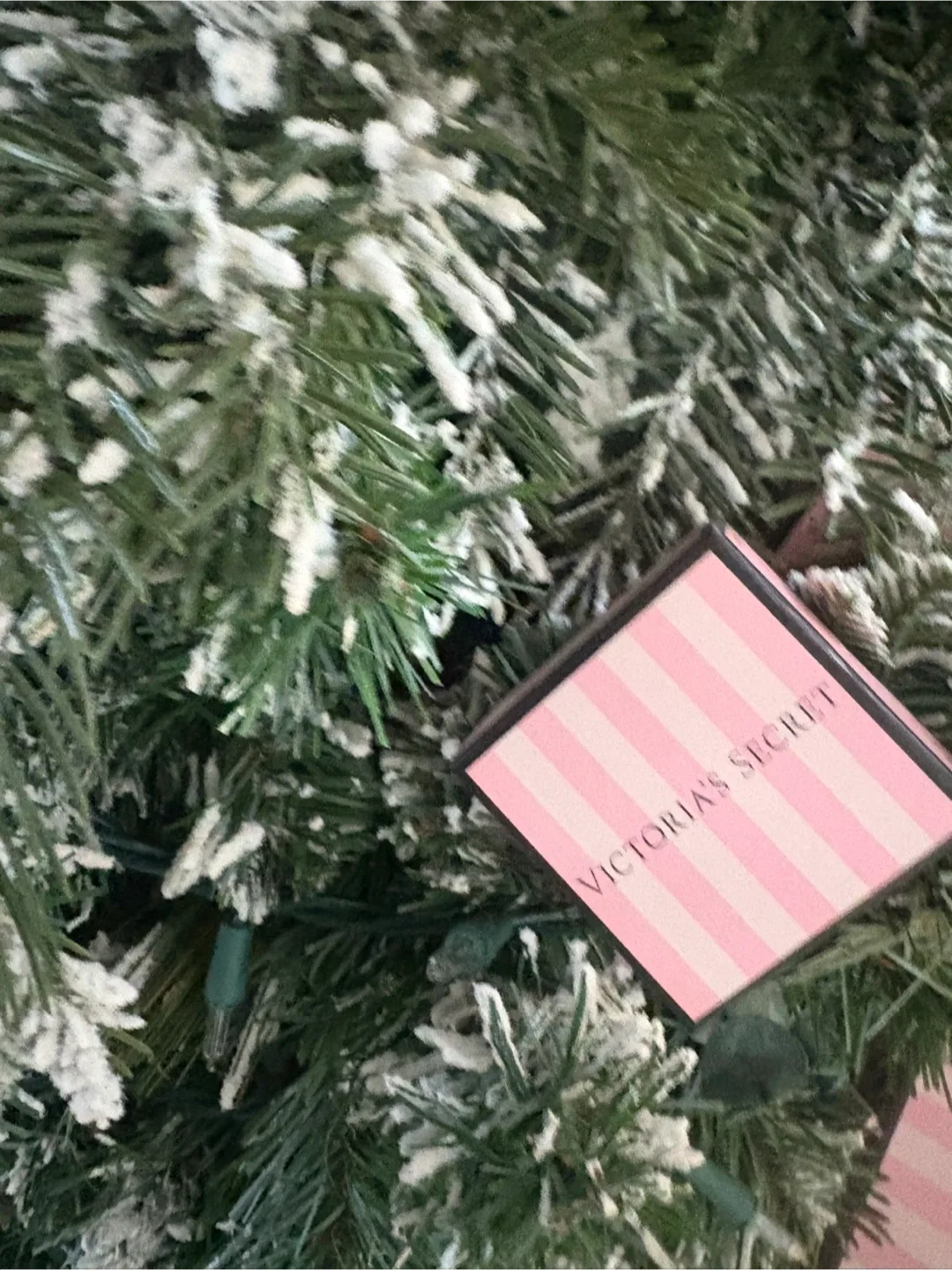 Victoria's Secret -Snow Flocked Christmas Tree - 4 feet Tall  - image indicator(5)