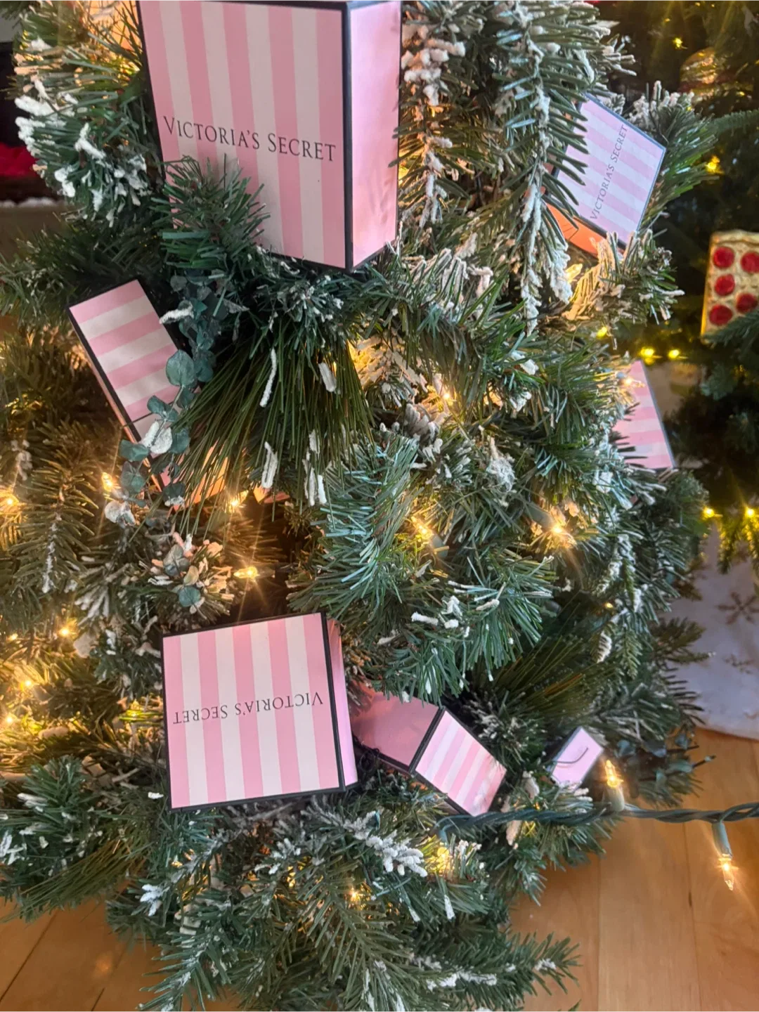 Victoria's Secret -Snow Flocked Christmas Tree - 4 feet Tall  - image indicator(2)