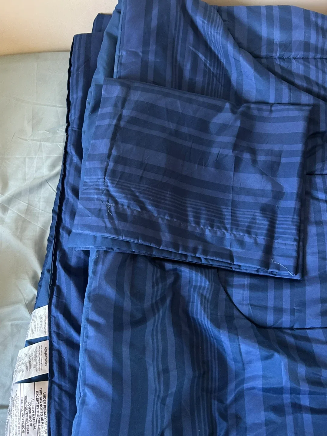 Amazon Basics Blue Striped Comforter + pillowcase image indicator(2)