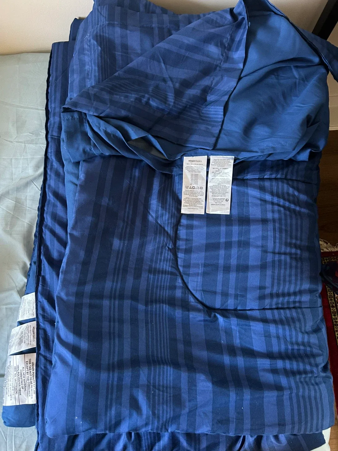 Amazon Basics Blue Striped Comforter + pillowcase