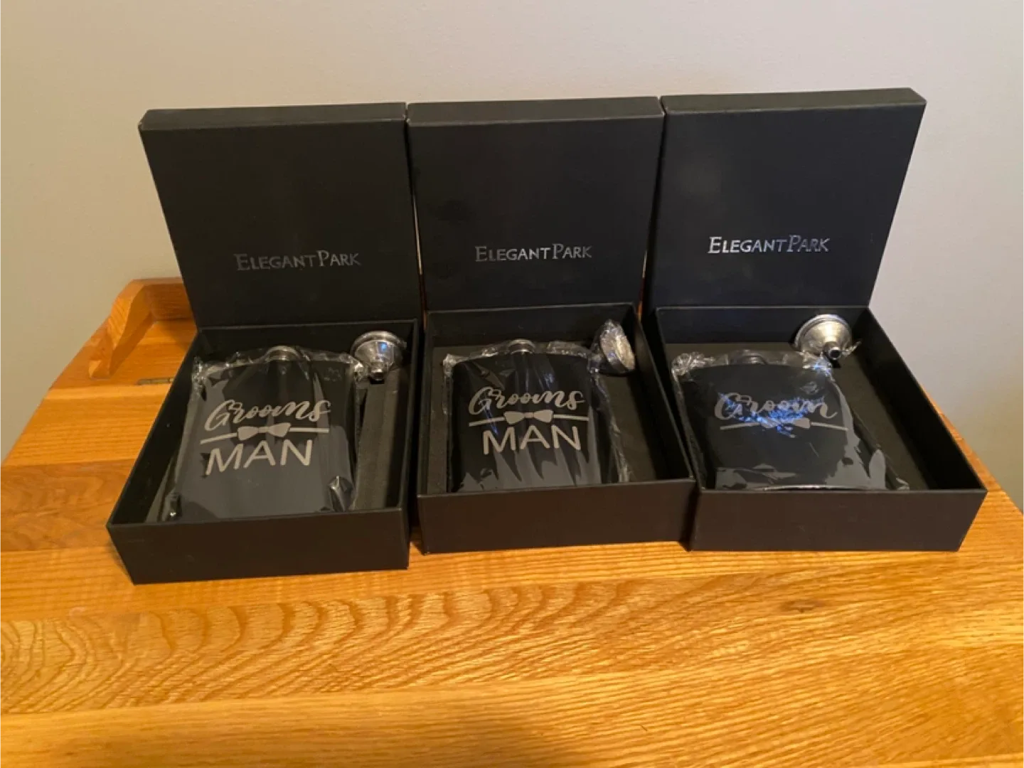 ElegantPark Groom & Groomsman Flask Set - New in Box! image indicator(2)