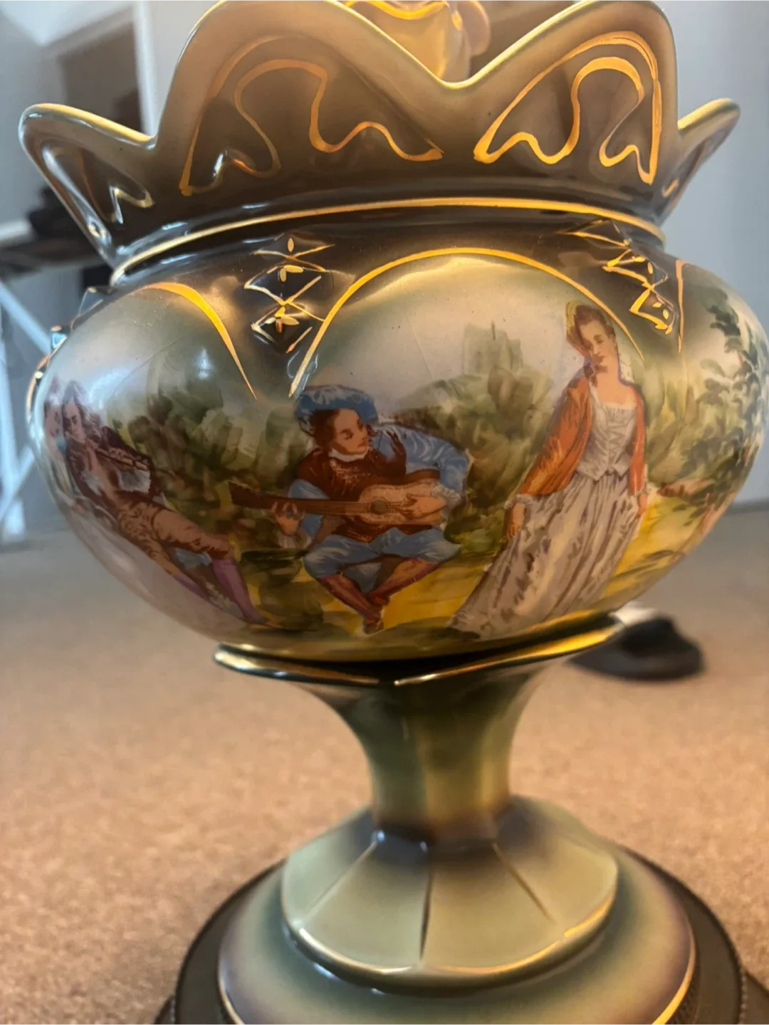 Vintage Decorative Table Lamp With Brass Base image indicator(6)