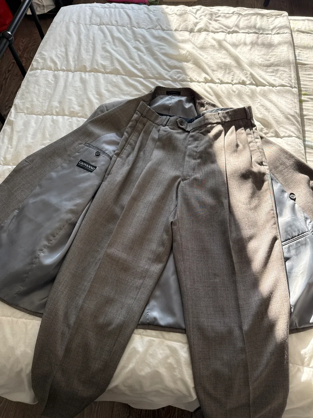 GIOVANNO Couture Italiano Suit image indicator(5)