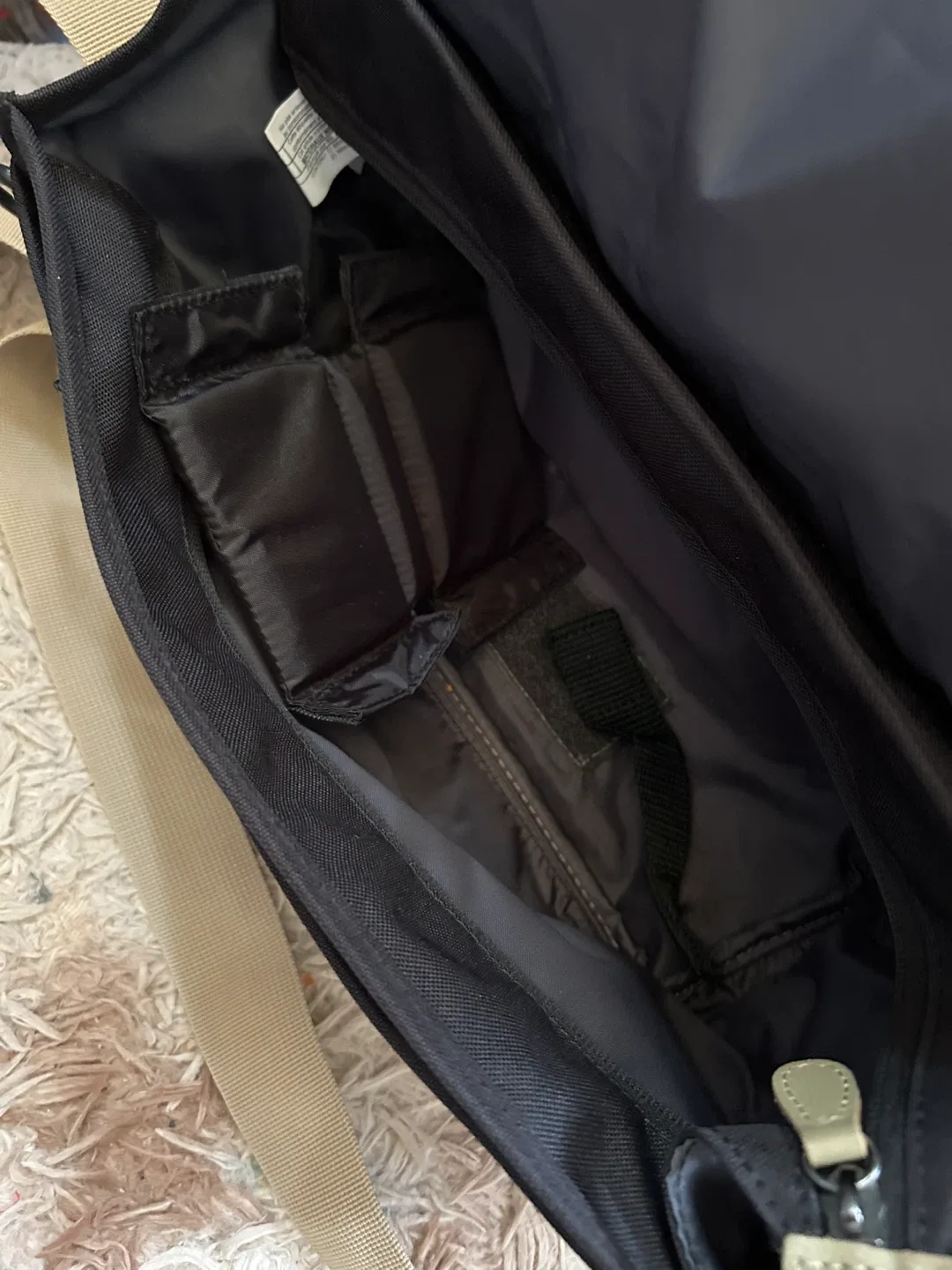 Lowepro Camera Bag - Black image indicator(4)