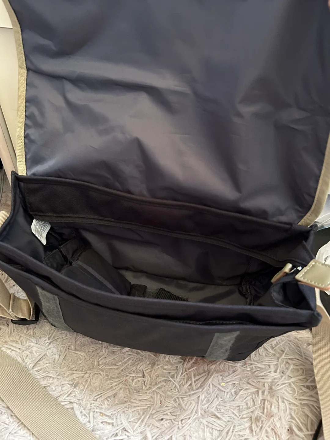 Lowepro Camera Bag - Black image indicator(3)