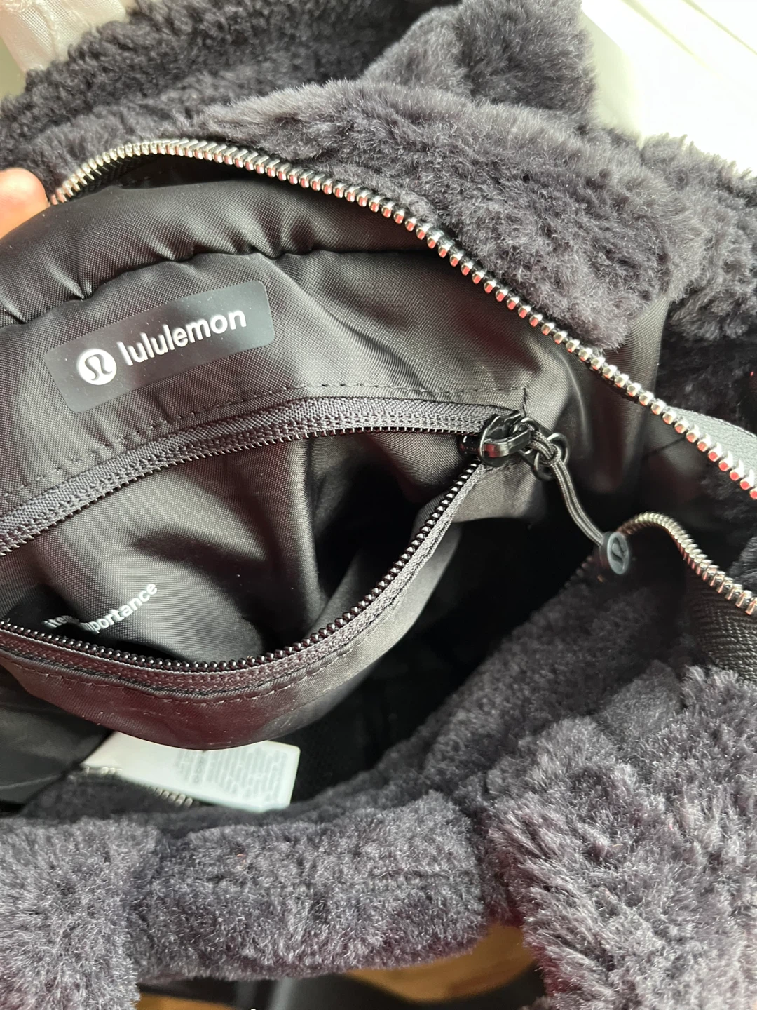 Lululemon Quilted Grid Mini Bag Black - photo 5