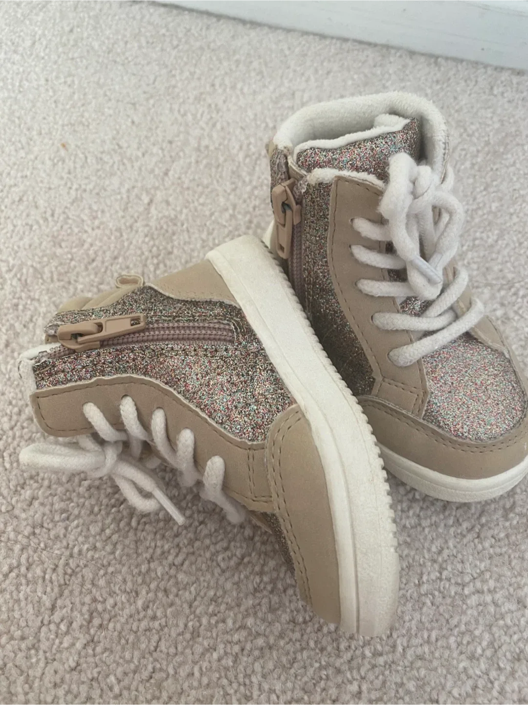 H&M Toddler Glitter High-Top Shoes size 4/5 image indicator(5)