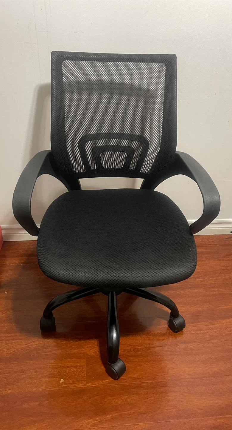 Black Mesh Office Chair