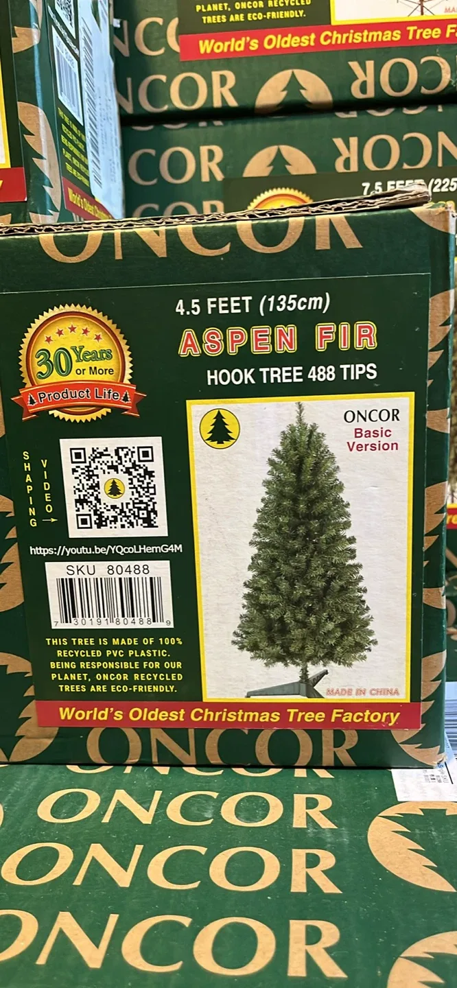 NEW Oncor Aspen Fir 4.5ft Christmas Tree
