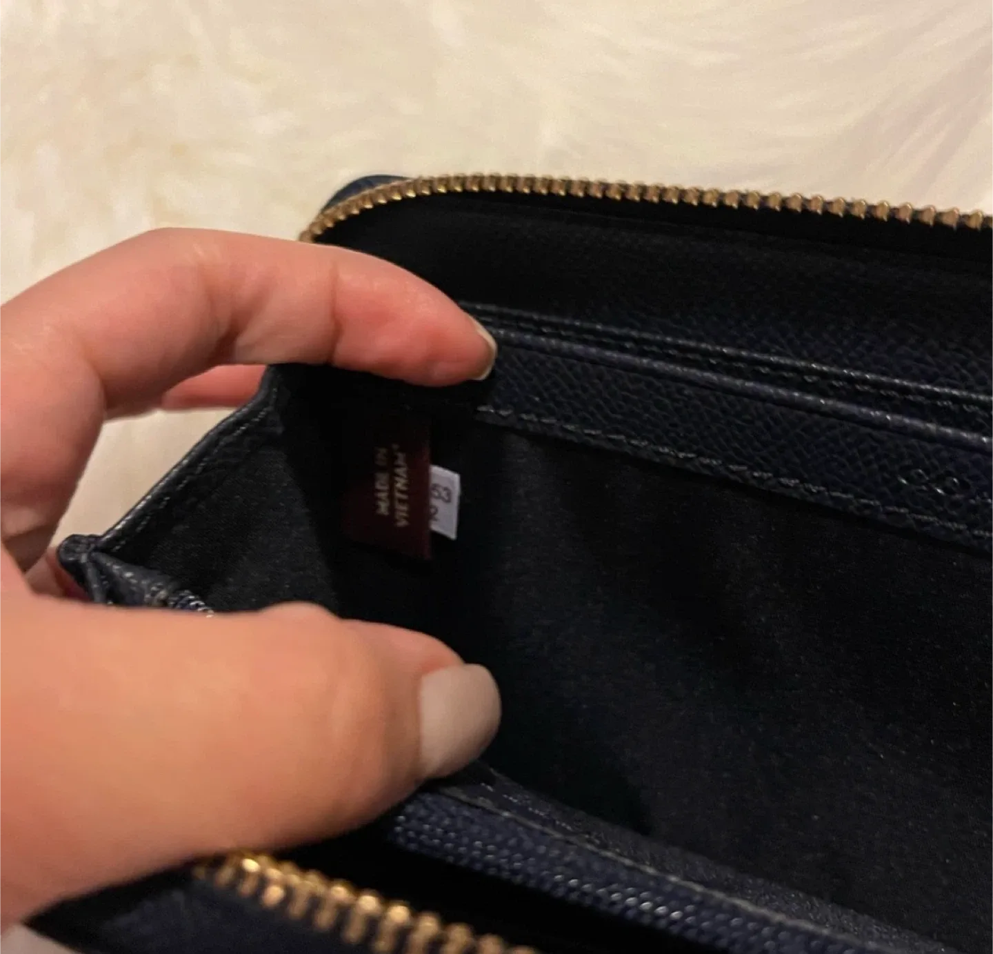 ✨Rare 💯% Authentic BOW long midnight blue Gold-tone Hardware image indicator(5)