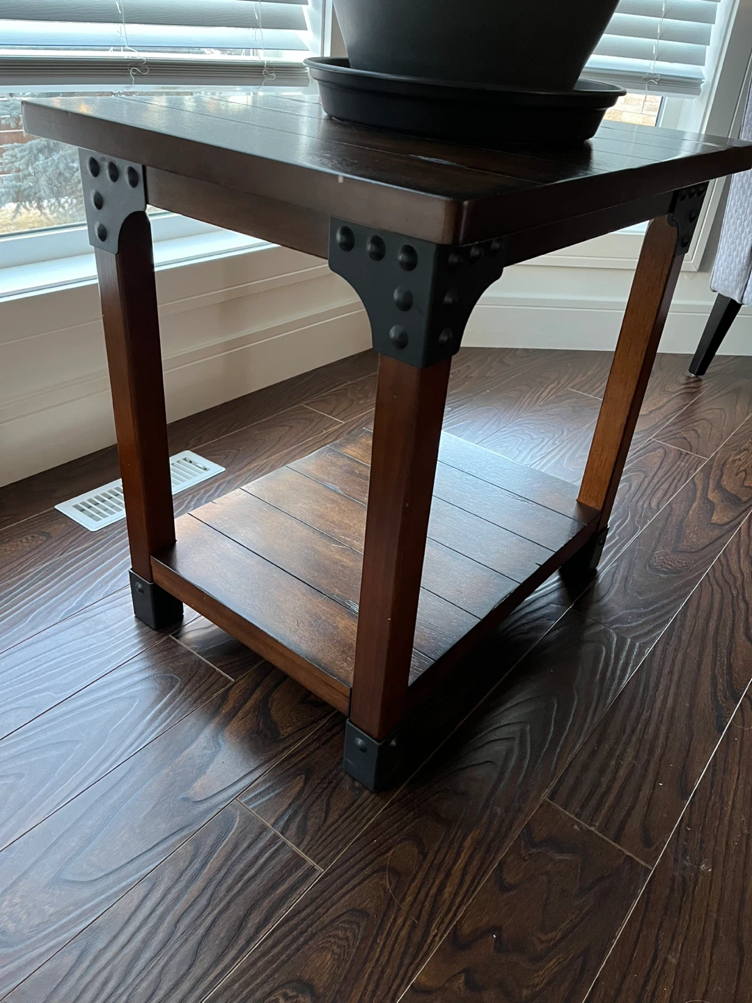 Wood Coffee Table and 2 end tables - photo 2