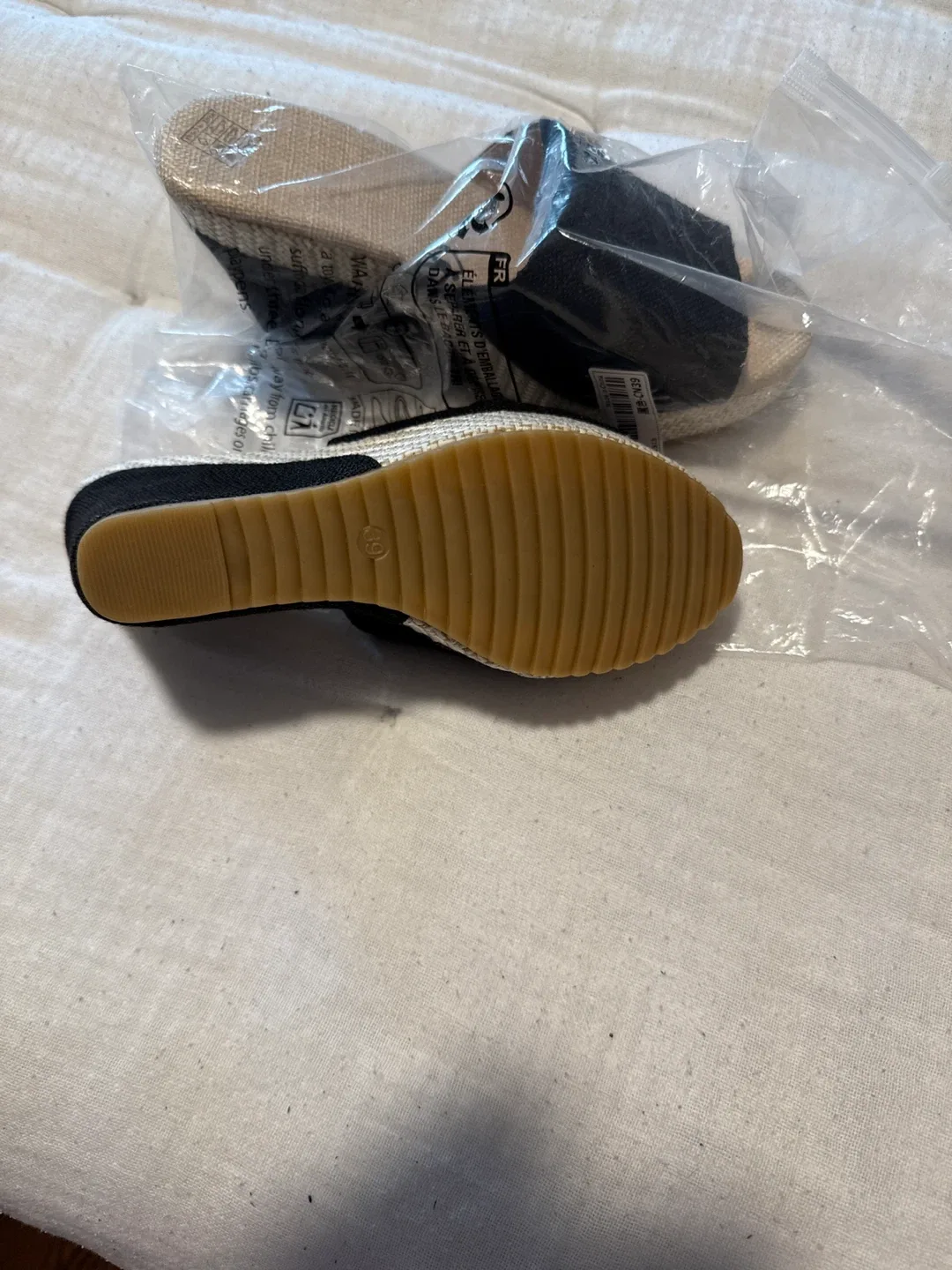 Riong Black Wedge Sandals - Size 39 (US 8) image indicator(2)