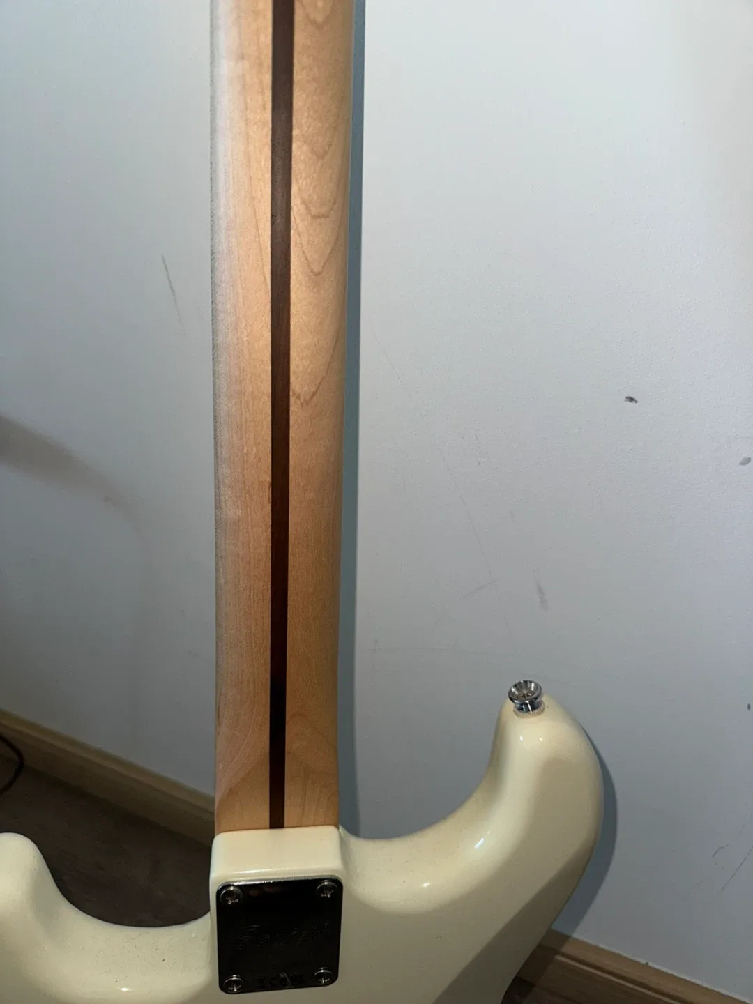 Squier Stratocaster Electric Guitar image indicator(6)