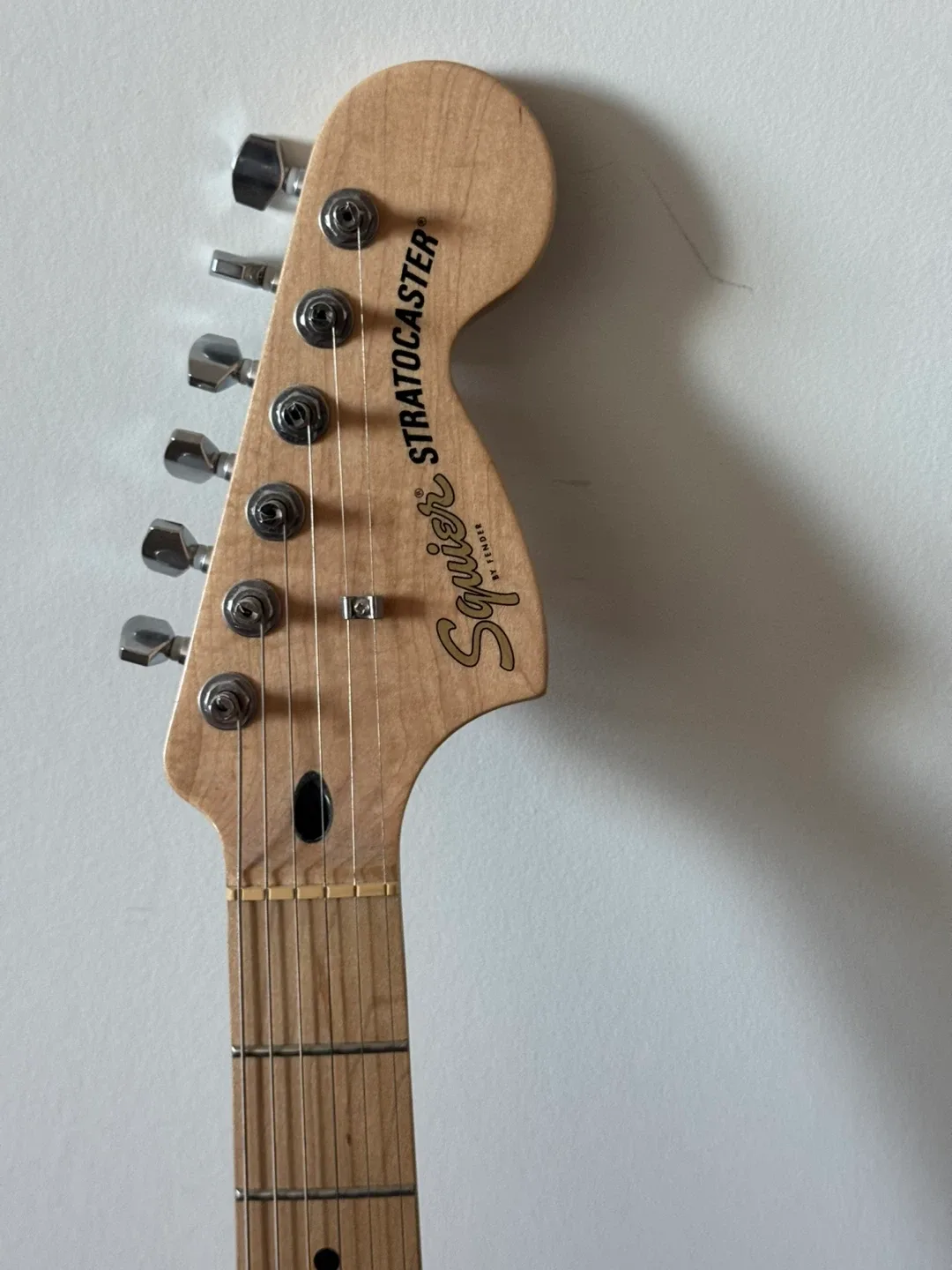 Squier Stratocaster Electric Guitar image indicator(3)