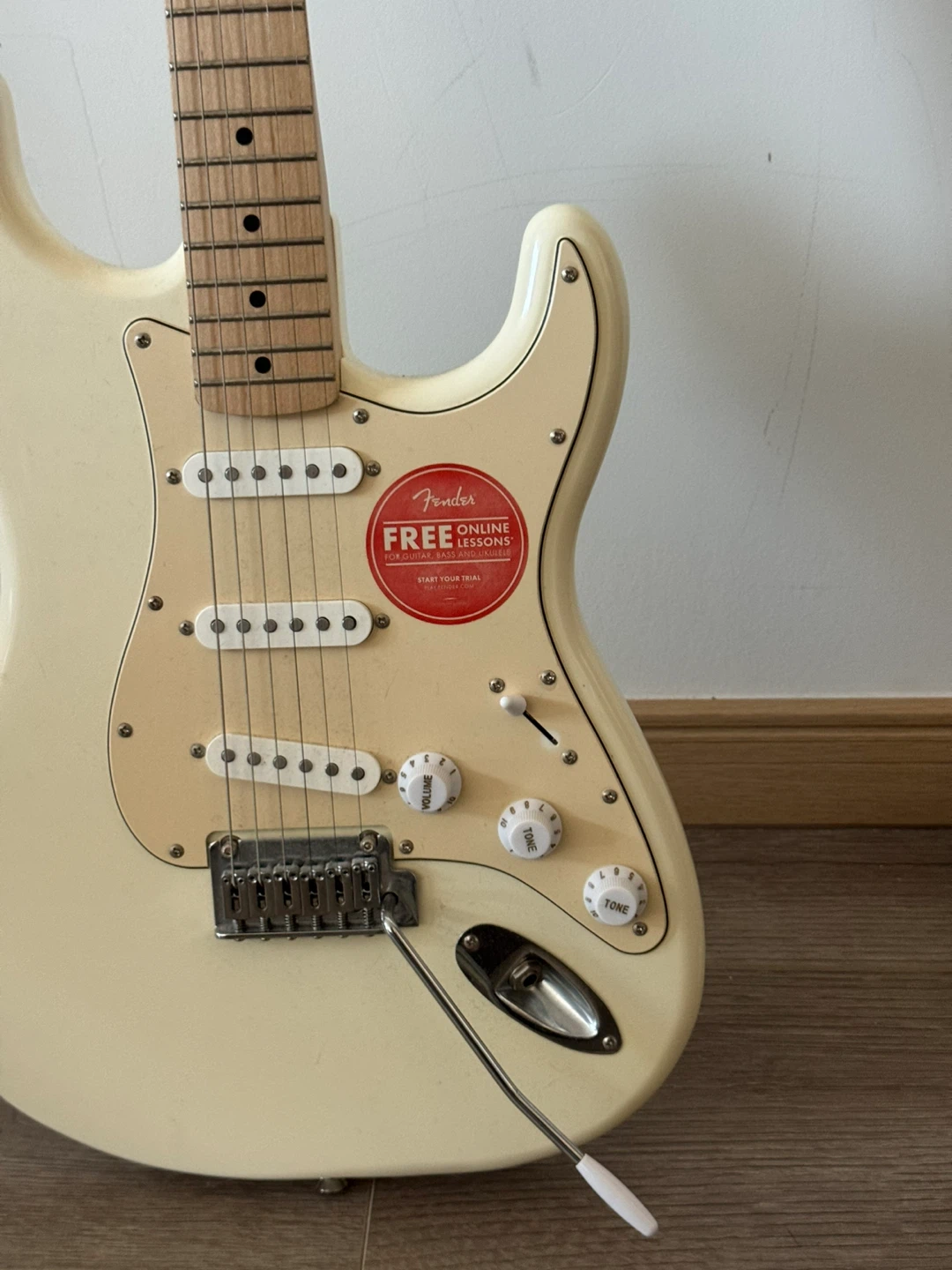 Squier Stratocaster Electric Guitar - photo 2