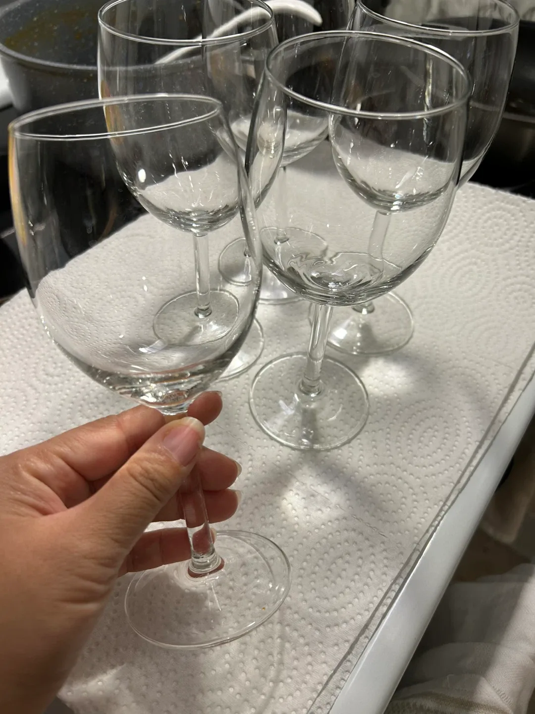 Set of 5 Wine Glasses image indicator(3)