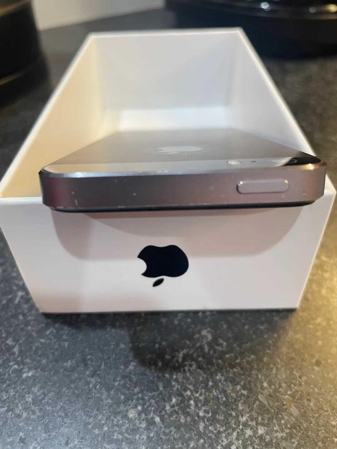 Apple iPhone 5s Space Gray 16GB image indicator(6)