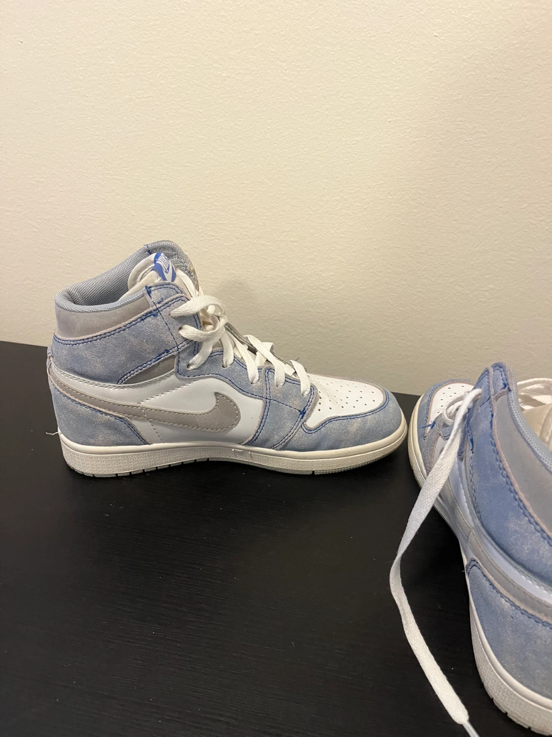 Women’s Nike Air Jordan 1 Hyper Royal - photo 4