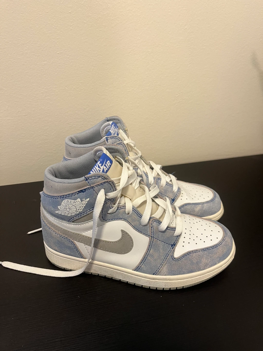 Women’s Nike Air Jordan 1 Hyper Royal