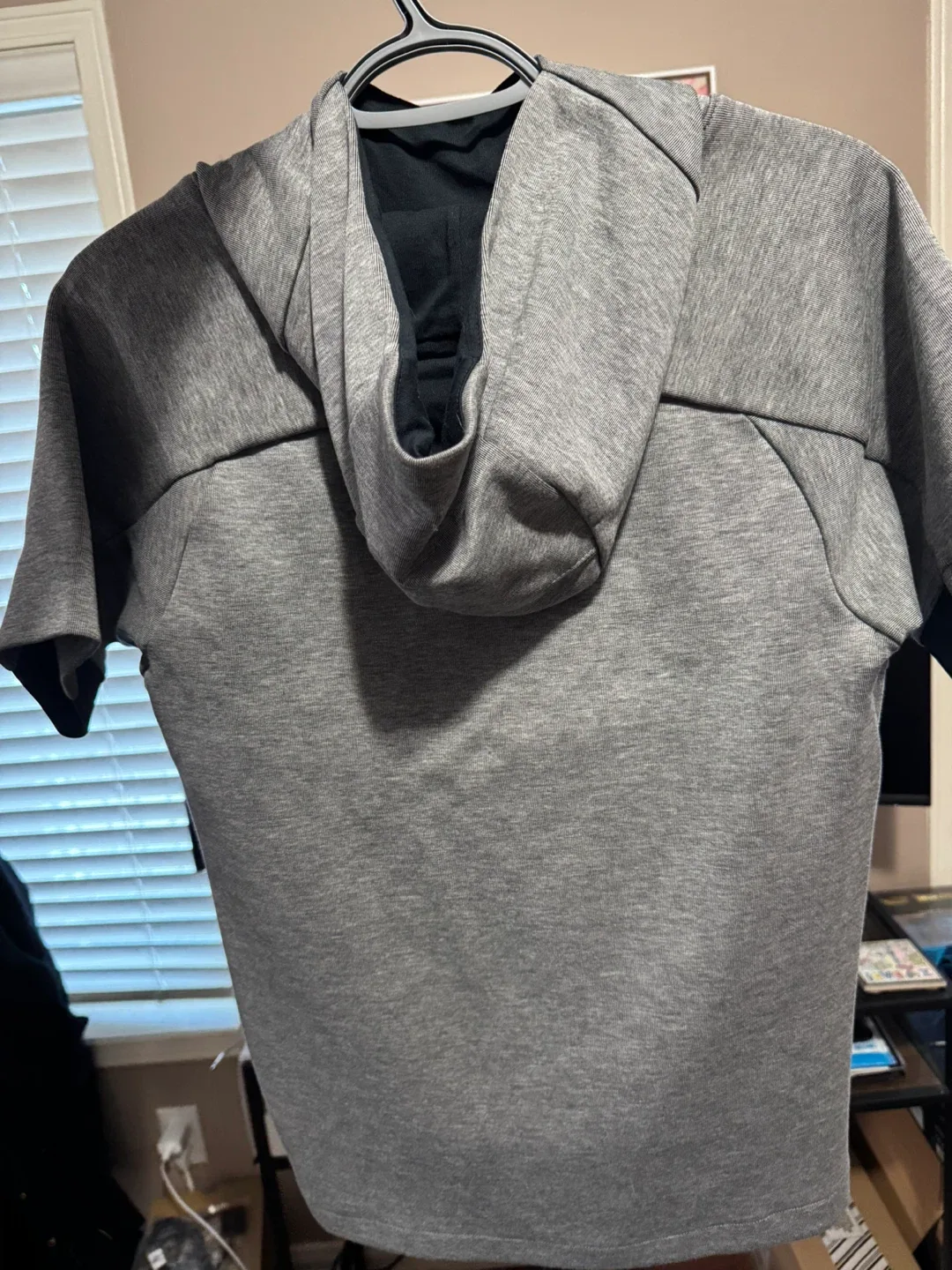 Nike Tech Fleece Short Sleeve Hoodie - Grey image indicator(2)