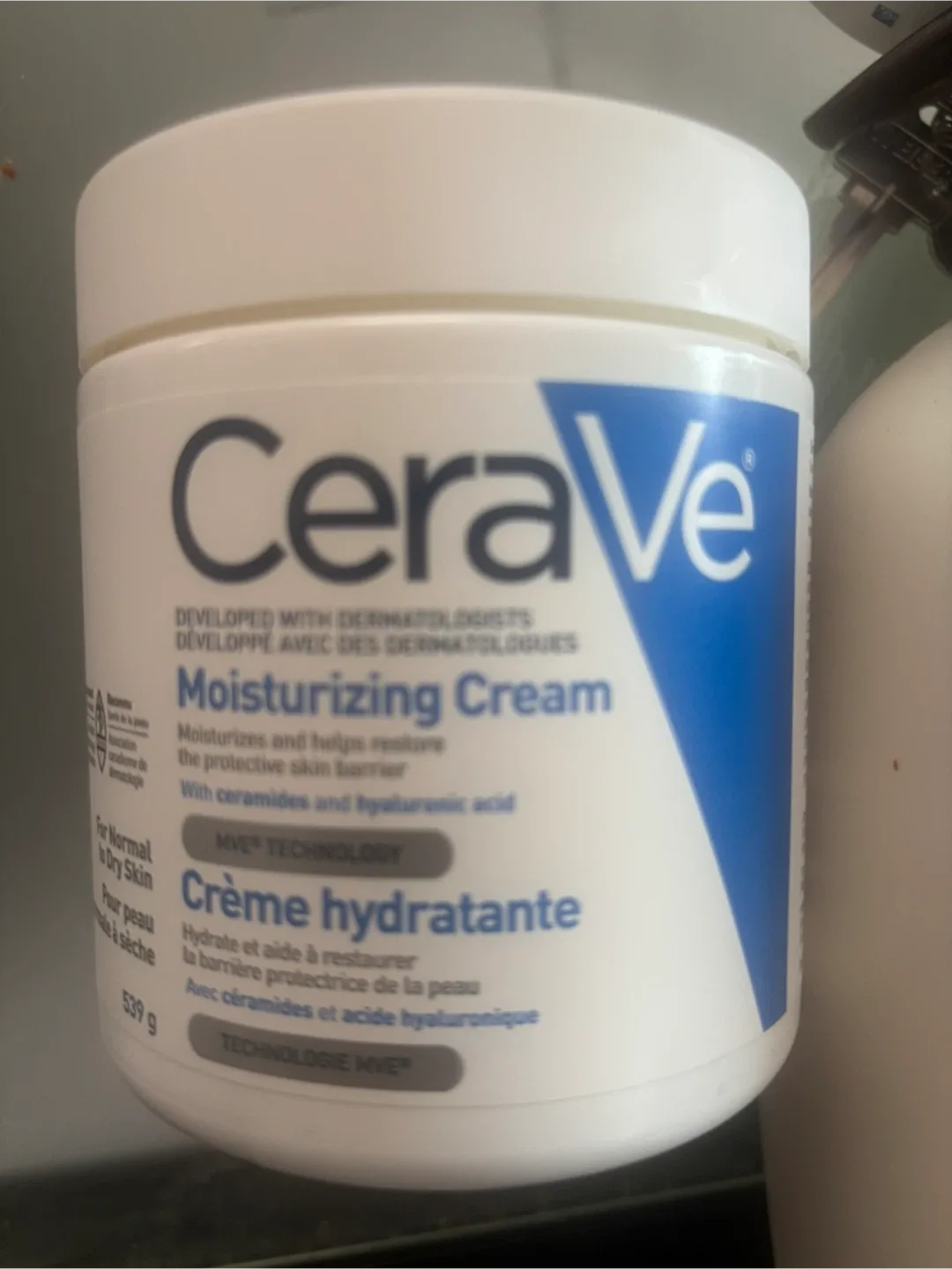CeraVe Moisturizing Cream - 539g image indicator(3)
