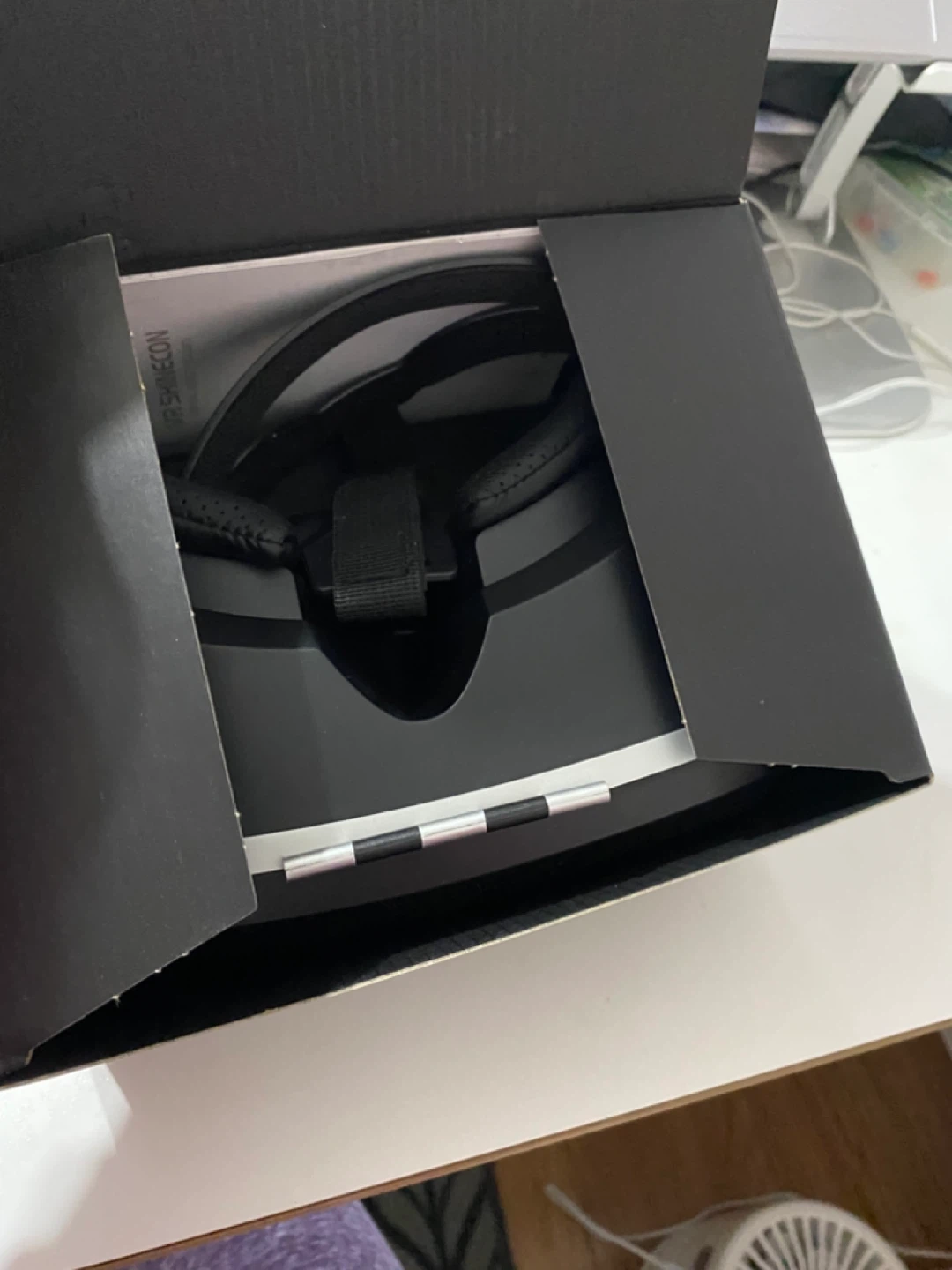 New VR Shinecon Virtual Reality Glasses fits 4-6 inch phone - photo 3