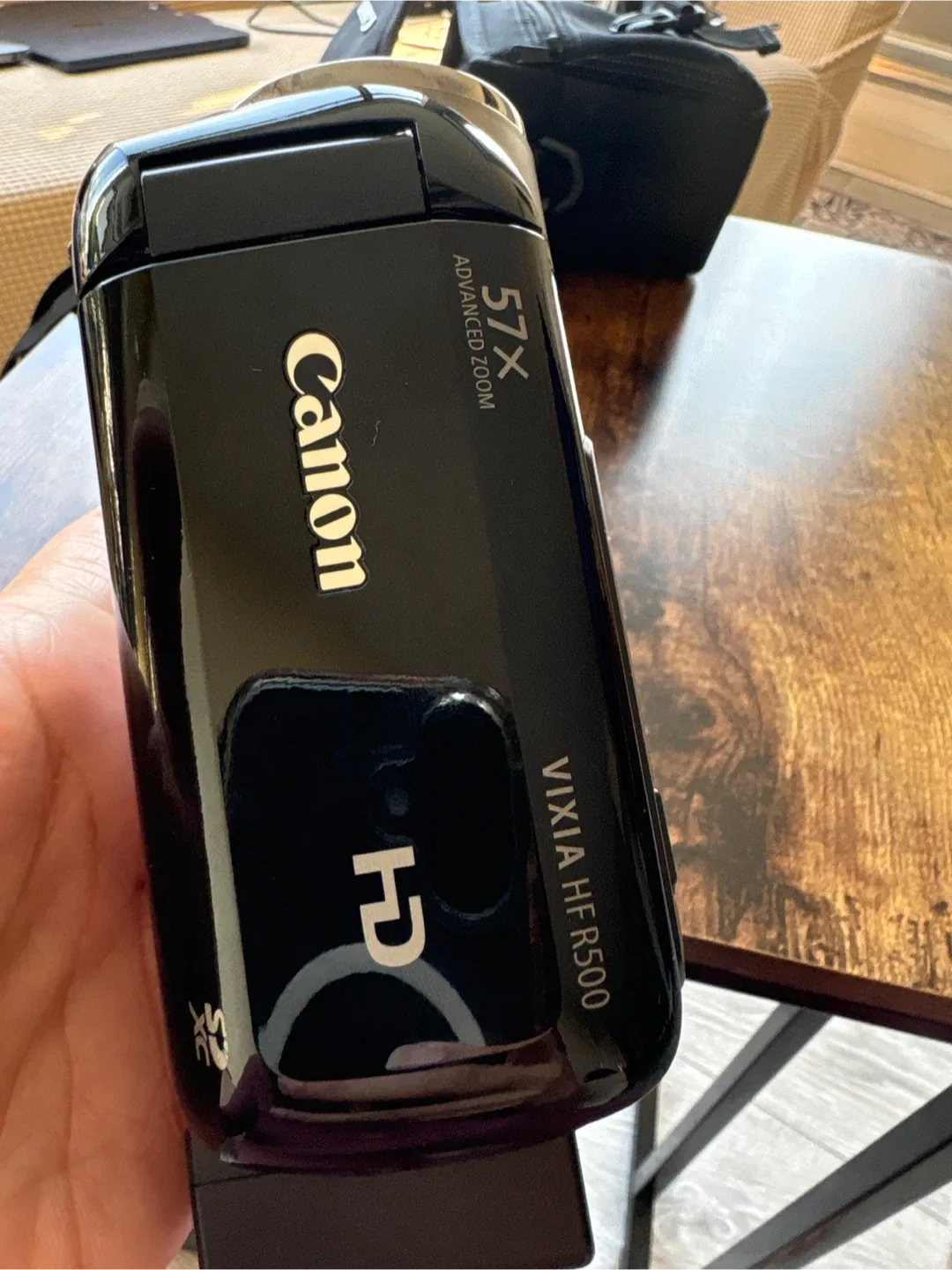 Thrifty picks Canon VIXIA HFR500 HD Camcorder image indicator(3)