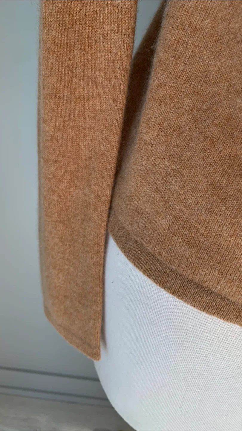 Lord & Tailor Premium Cashmere Turtleneck in Ginger Brown Size M image indicator(5)