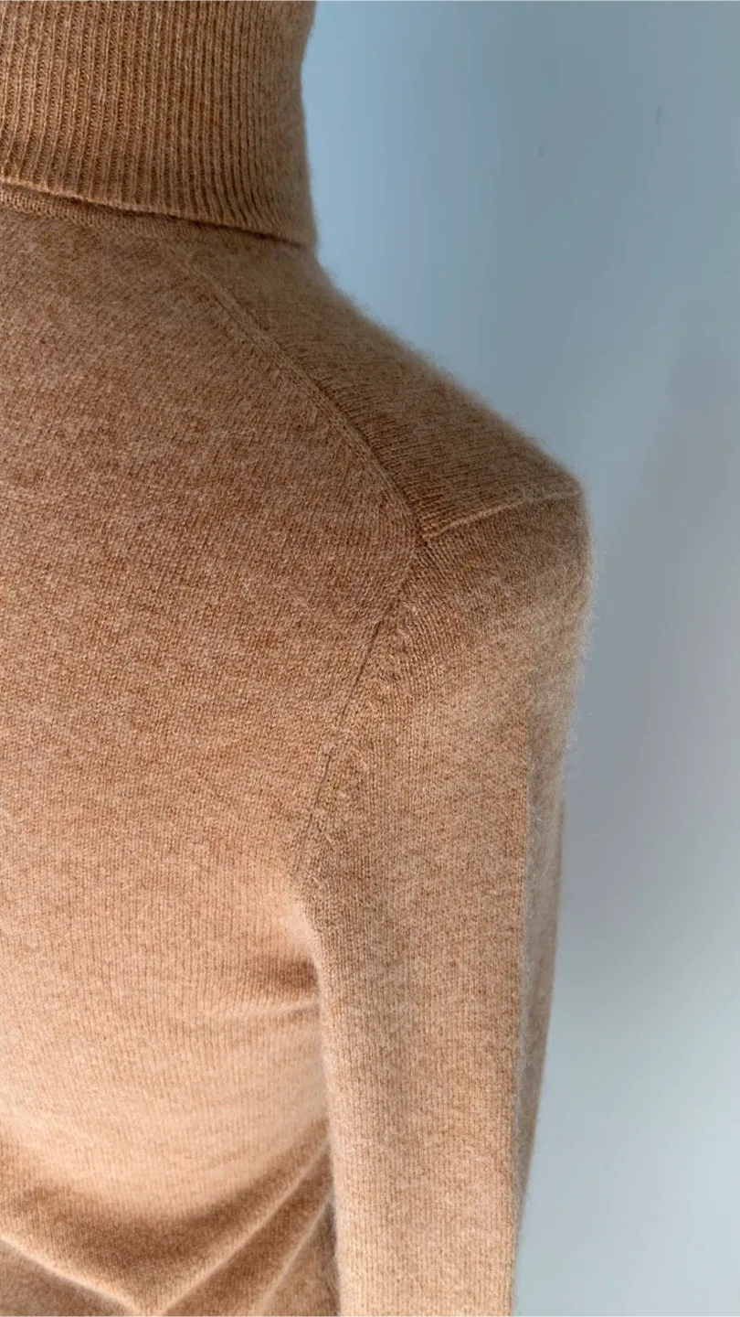 Lord & Tailor Premium Cashmere Turtleneck in Ginger Brown Size M image indicator(10)