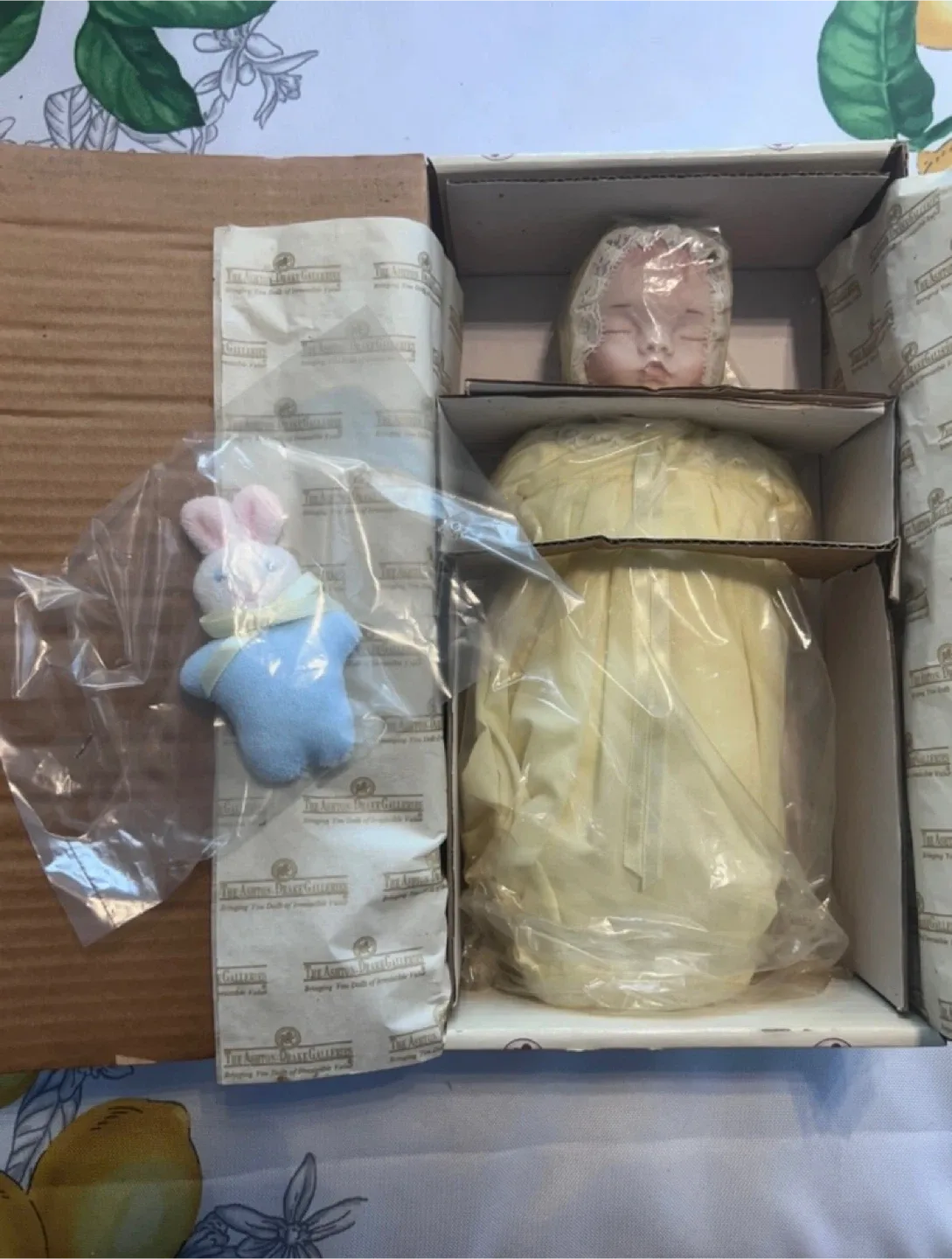 Ashton-Drake Galleries Yolanda's Heaven Scent Baby Doll image indicator(3)