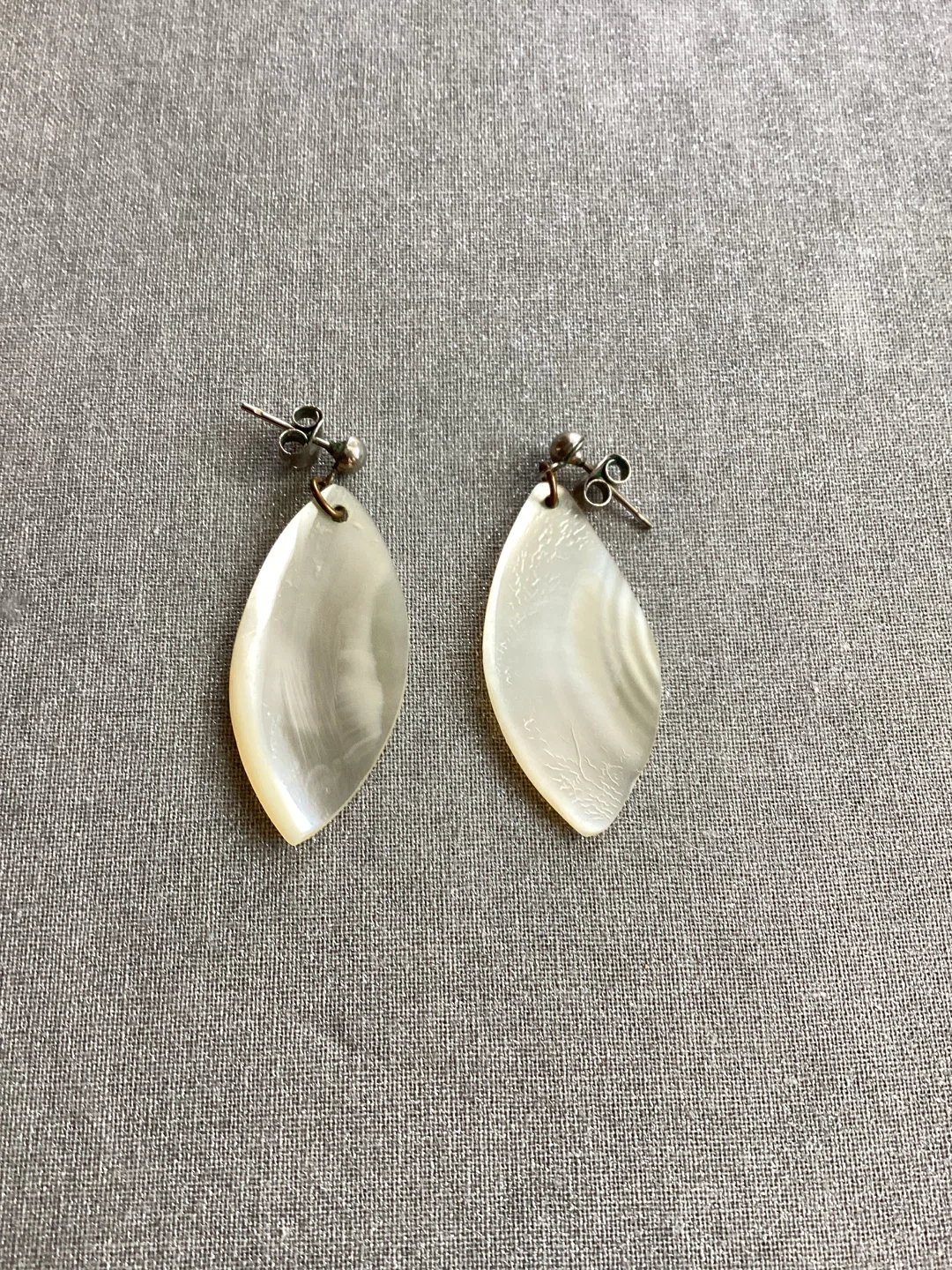 CREAM DANGLY EARRINGS - photo 2
