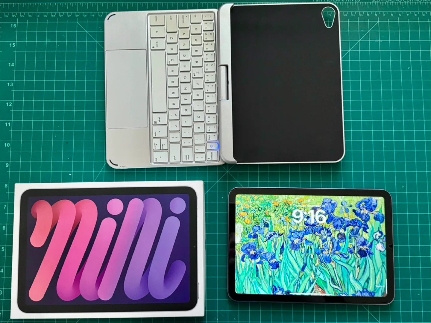 iPad Mini Wi-Fi 6th Generation 64GB with Keyboard Case