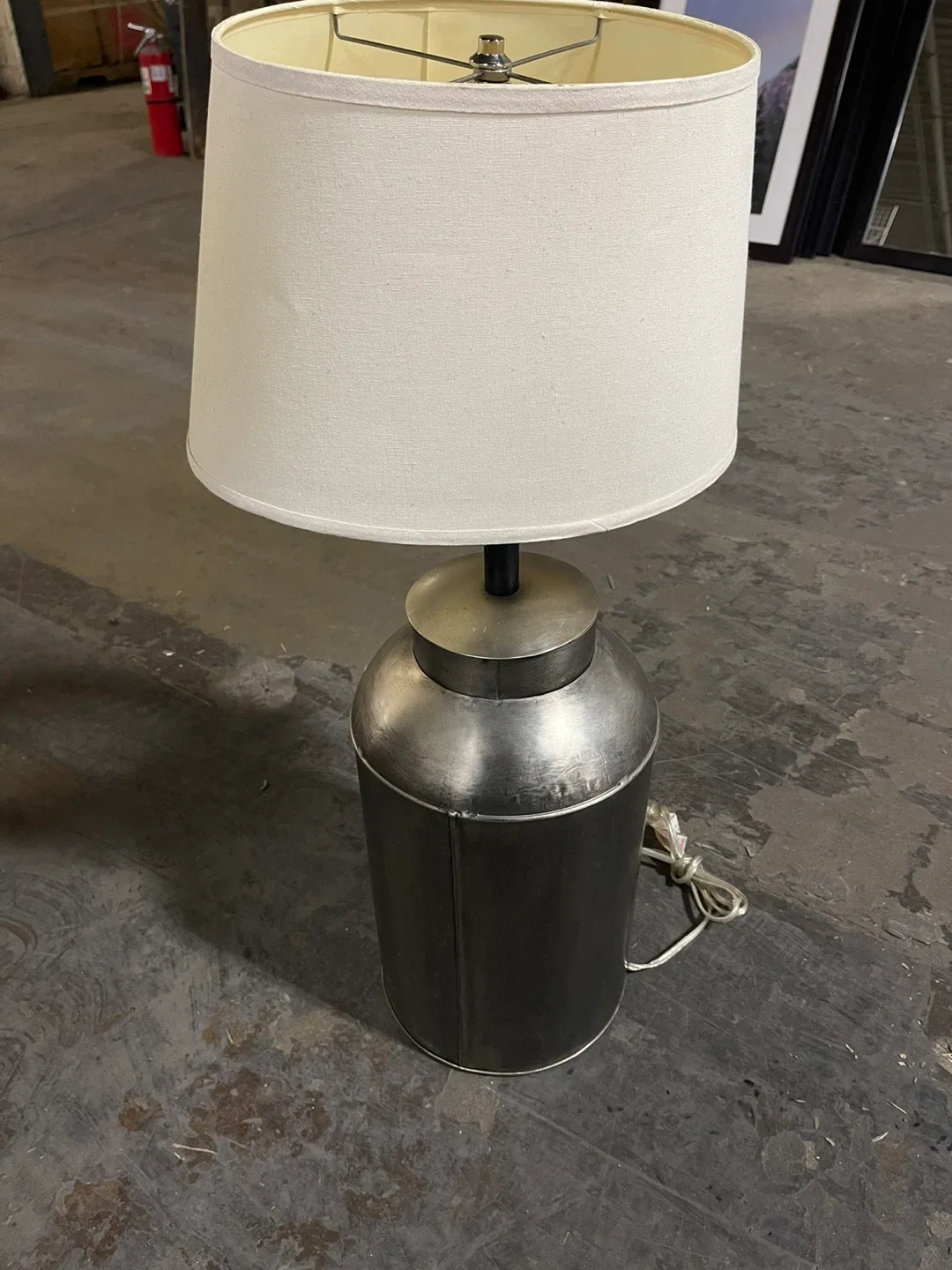 Table and Floor Lamps. Hotel Grade image indicator(3)