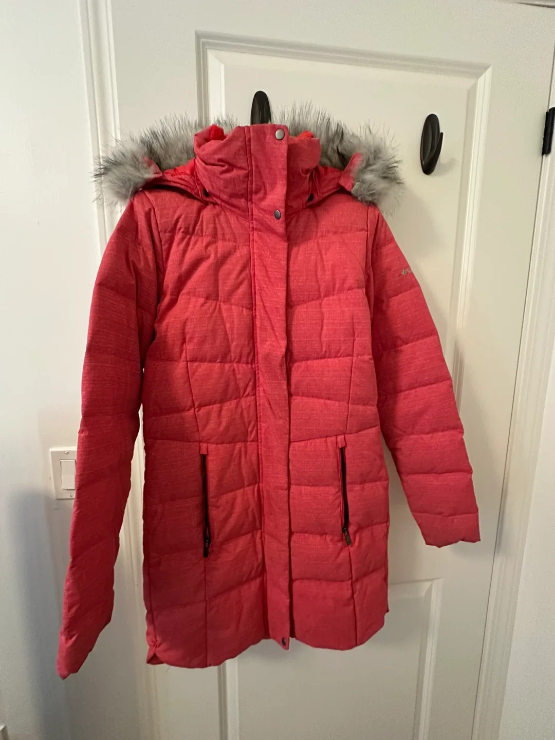 Columbia Winter Down Jacket - Size S image indicator(2)