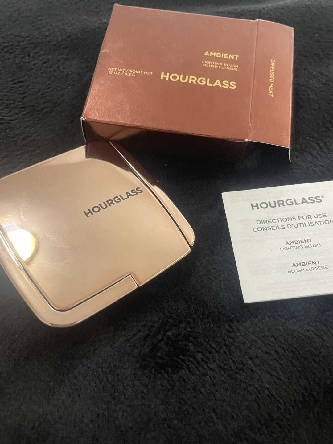 HOURGLASS Ambient Lighting Blush - Diffused Heat image indicator(2)