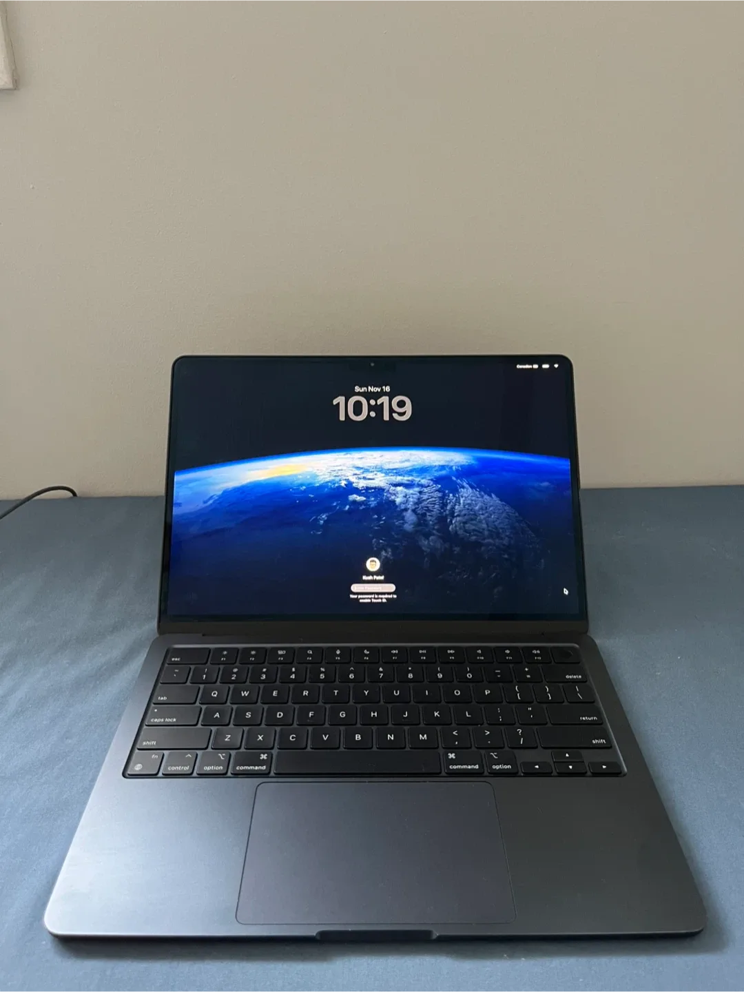 MacBook Air, Midnight image indicator(5)