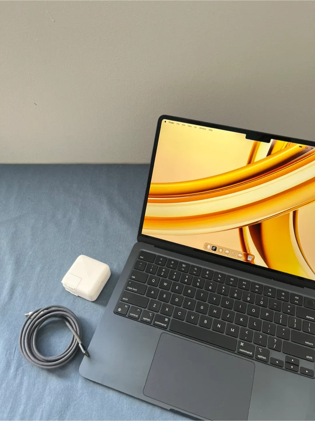 MacBook Air, Midnight image indicator(8)