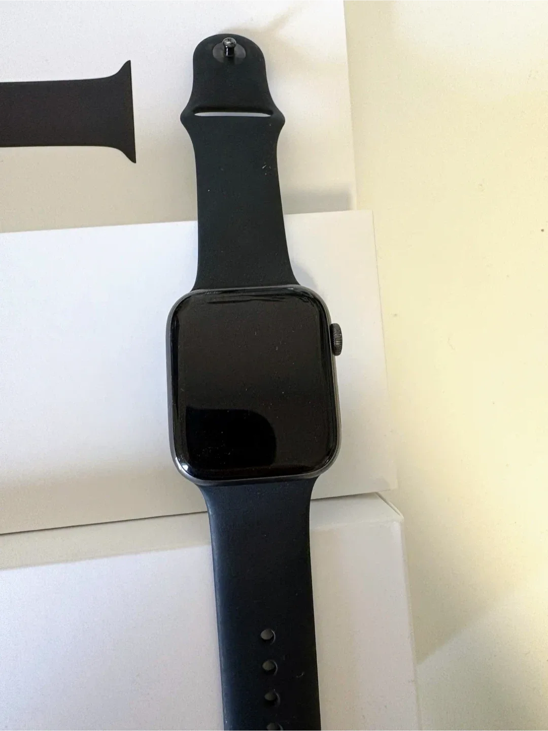 Apple Watch Series 5 - 44 mm - charger, sport band image indicator(5)