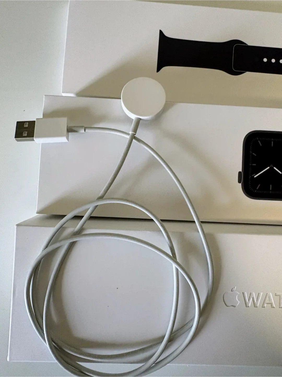 Apple Watch Series 5 - 44 mm - charger, sport band image indicator(6)