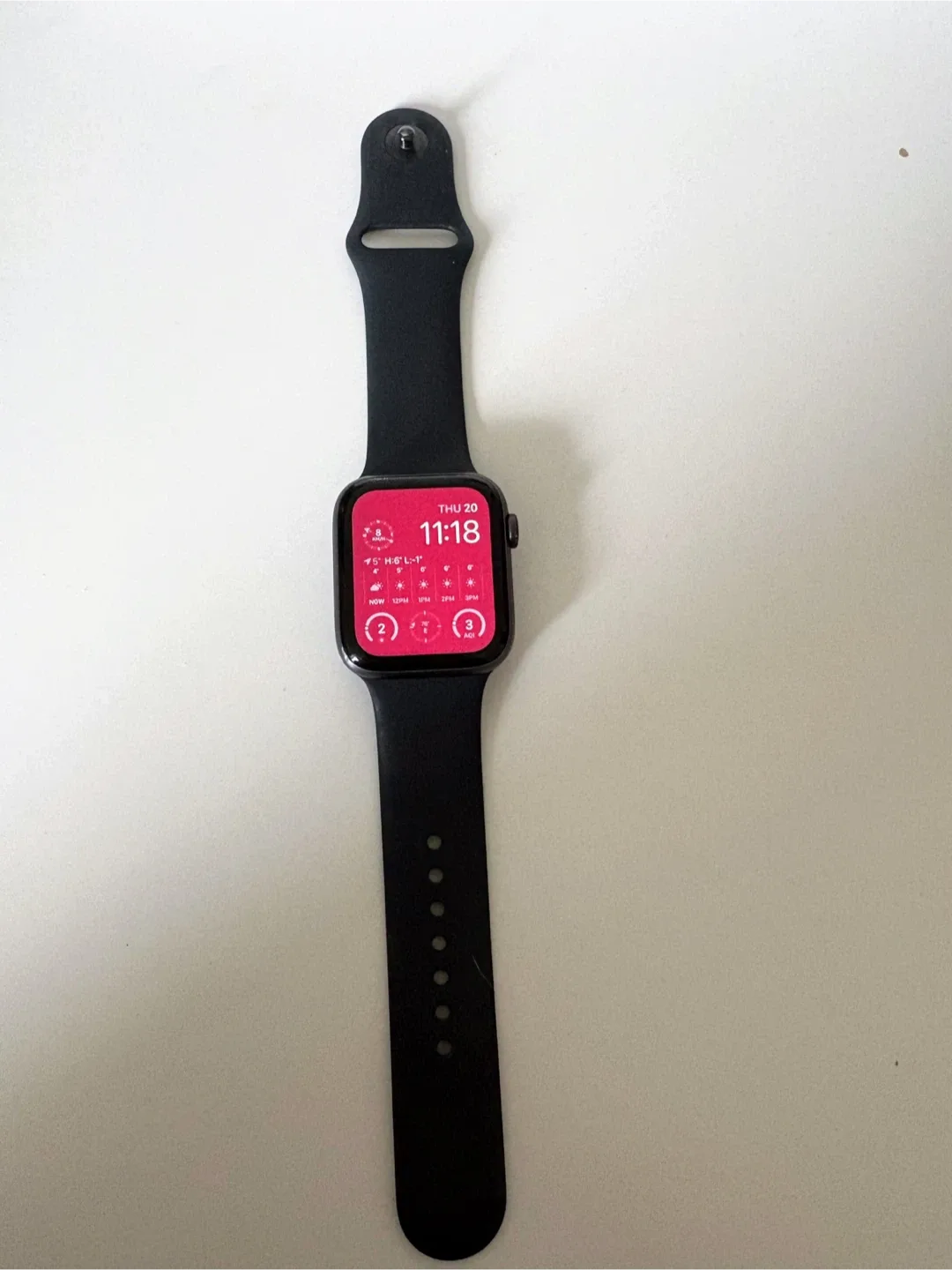 Apple Watch Series 5 - 44 mm - charger, sport band image indicator(2)