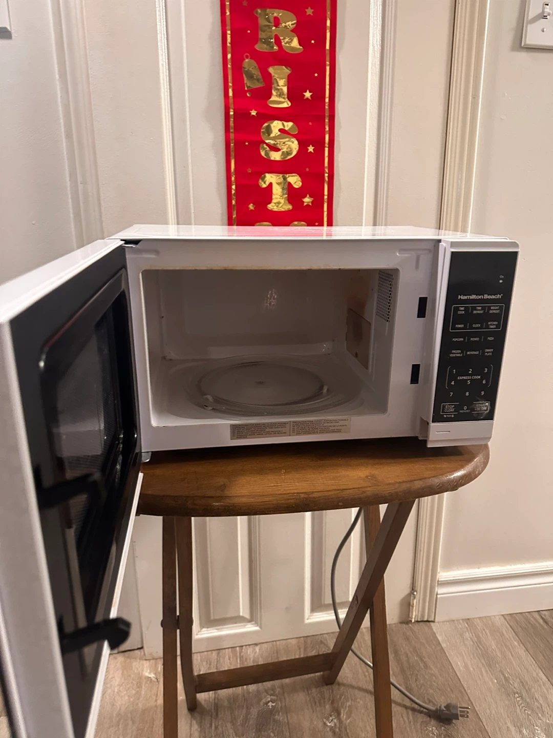 Hamilton Beach Microwave Oven - White - photo 3